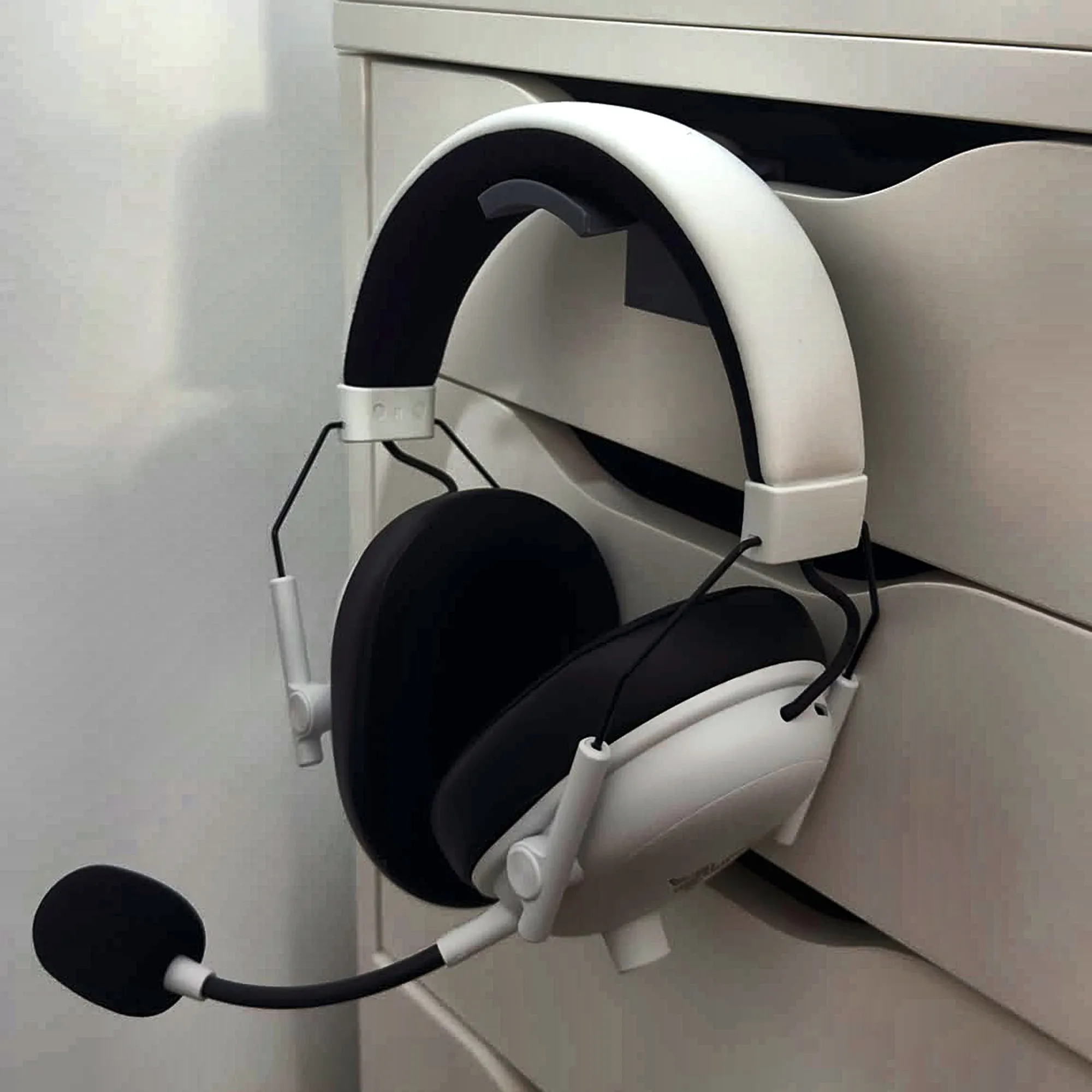 Soporte de auriculares bajo mesa